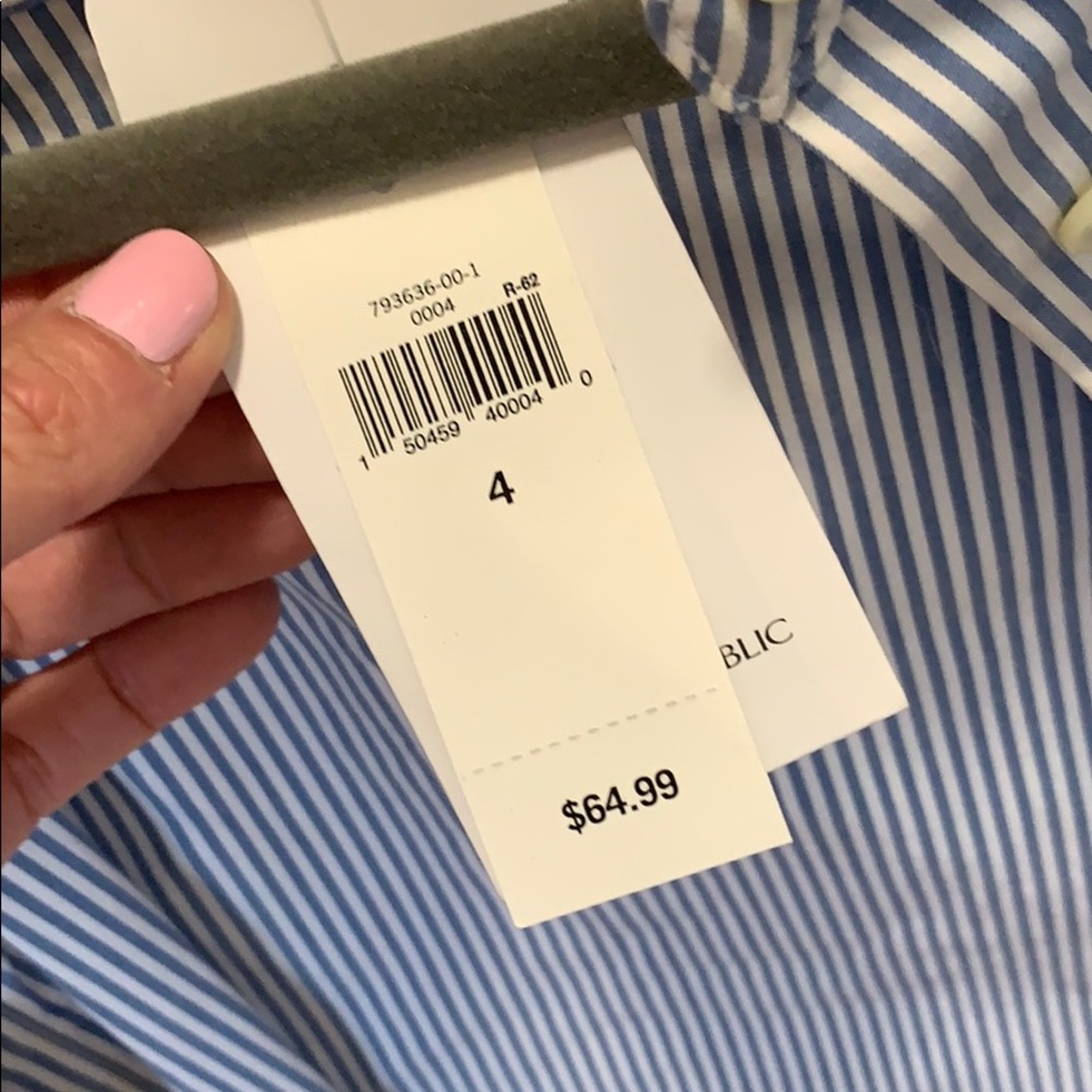 Banana Republic Size 4 Tailored Fit Button Up - Picture 4 of 4